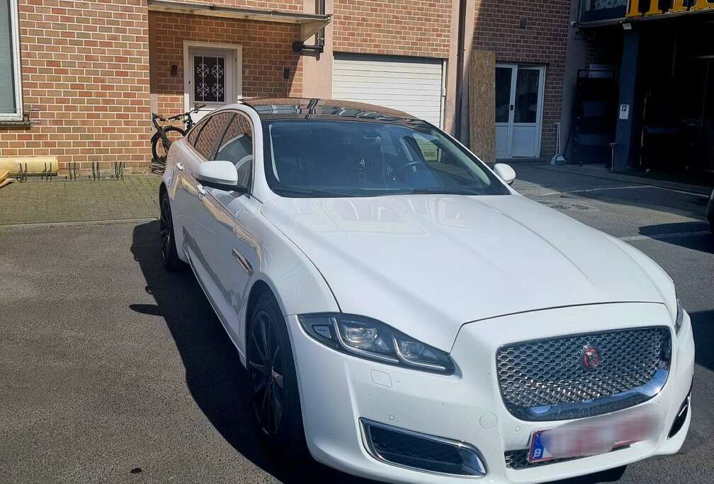 Jaguar 3.0  Premium Luxury FULL OPTION