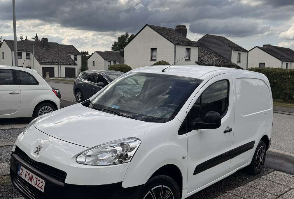 Peugeot 1.6 HDi L1H1 Pack CD Airco 121