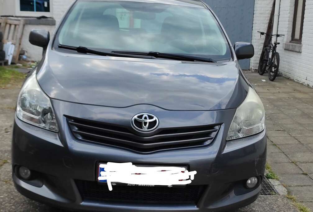 Toyota 2.0 Turbo D4D 16v Linea Luna