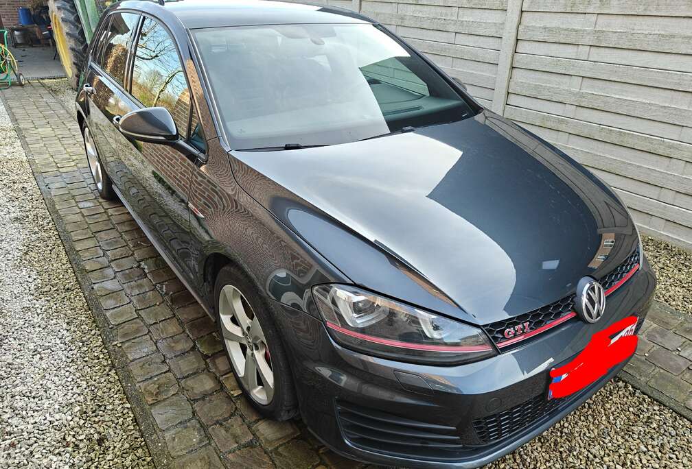 Volkswagen Golf 2.0 TSI Performance