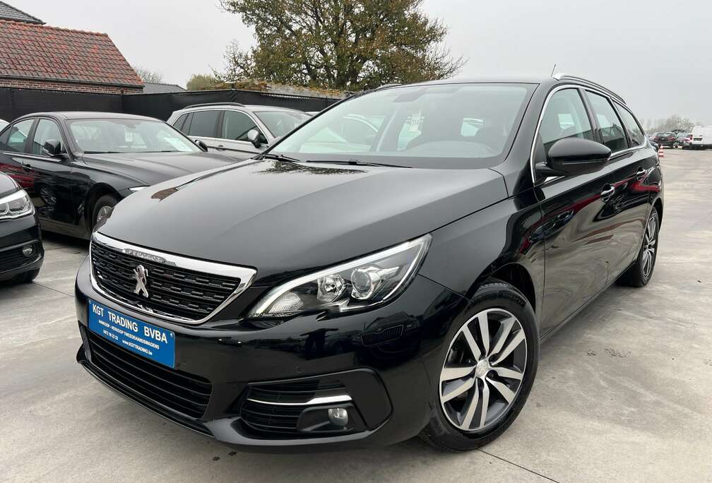 Peugeot SW 1.2i PURETECH 130PK NAVIGATIE LEDER CARPLAY LED