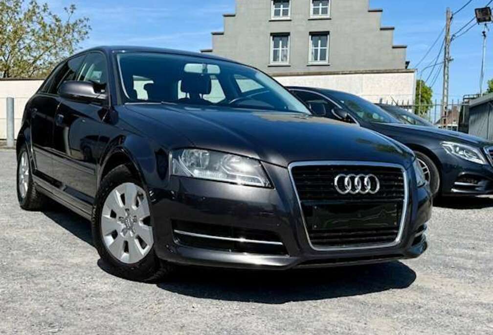 Audi 1.6Tdi Sportback EURO 5 LEDER CLIMATRONIC CRUISE