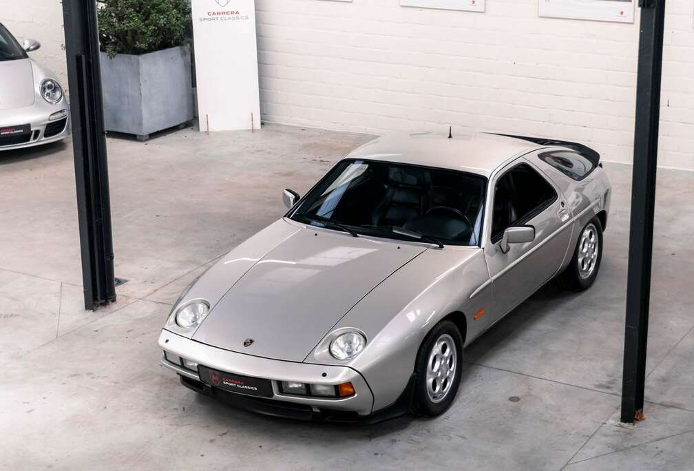 Porsche 928 S - manual gearbox