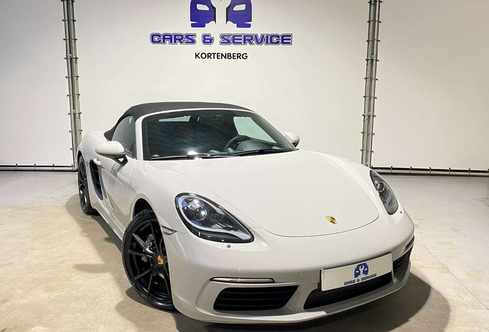 Porsche Boxster 2.0T - PDK, PASM, Bose, Chrono, 20\