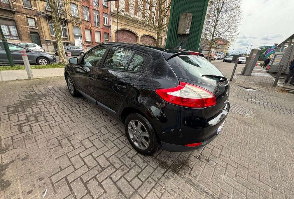 Renault 1.6i TomTom Edition