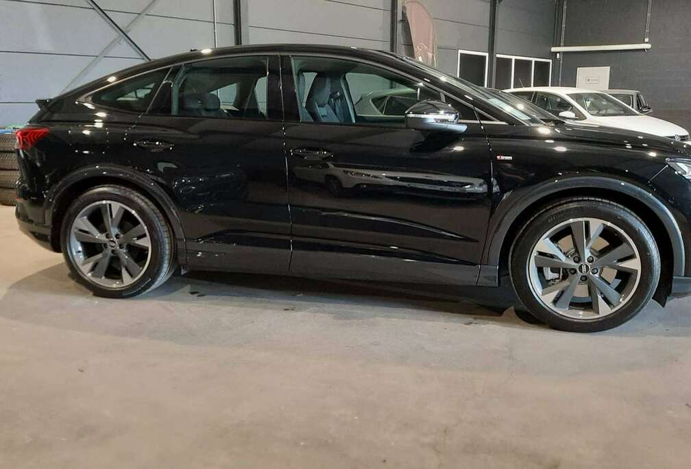 Audi 82 kWh 40 S-line Sportback Black pack