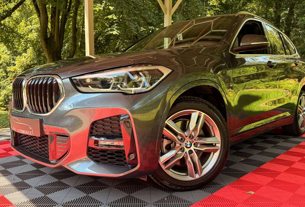 BMW x-DRIVE 25e (4x4) Plug/ ALU 18 M /Toit Panoramique/Ambiance Led/Cuir chauffants/ History BMW/ 1er Pro Belge/ Garantie 1AN