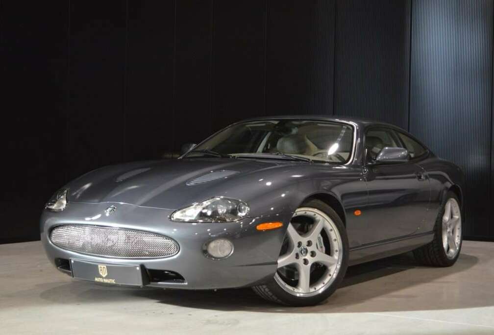 Jaguar 4.2i V8 Coupé 77.000 km  Top condition