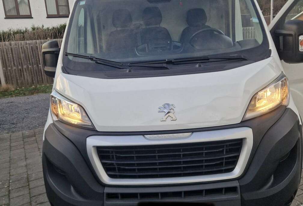 Peugeot Cargo BlueHDi 435 L3 mit Ladebordwand