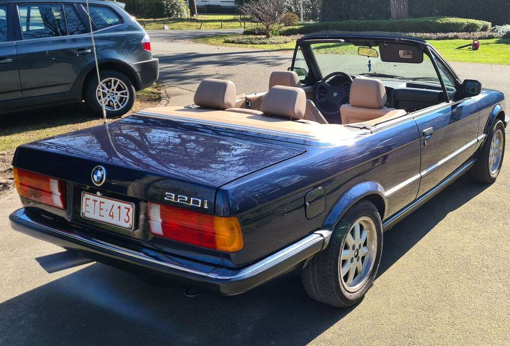 BMW 320i