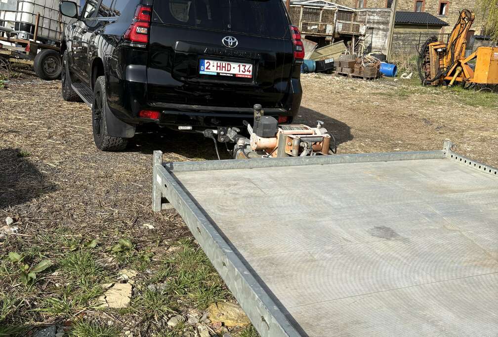 Toyota 2.8 D-4D Lounge A/T (EU6.2)