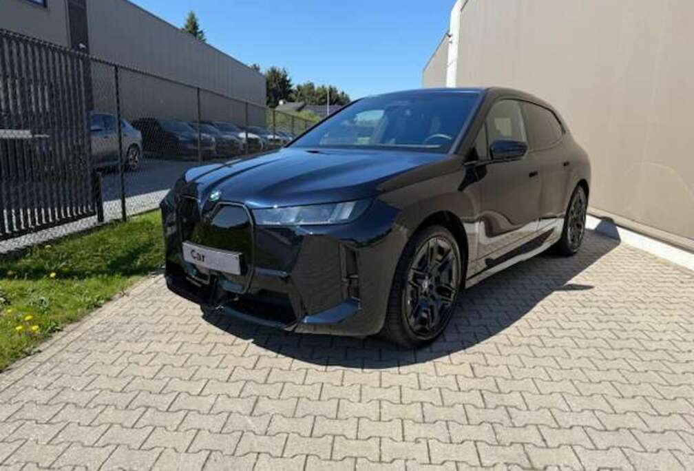 BMW xDrive60 M Sport Pro Edition / Panoramisch dak Sky Lounge/Shadow line/Driving Assistant Professional...FULL F \