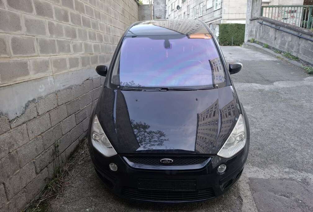 Ford 2.3i Trend