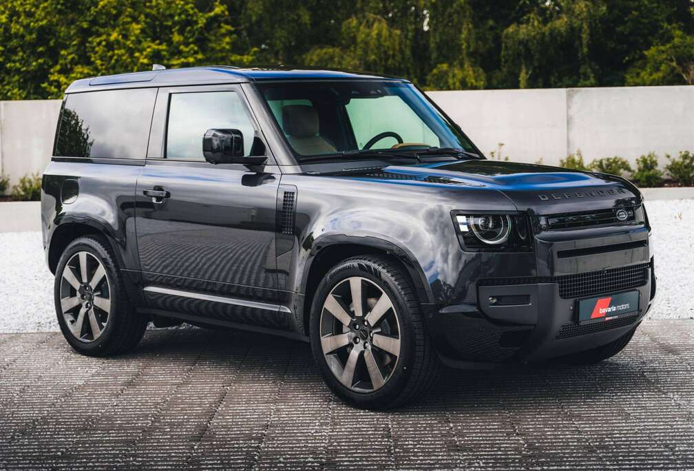 Land Rover 90 / D350 X-Dynamic HSE AWD / Carpathian Grey / Meridian Sound System / 22\