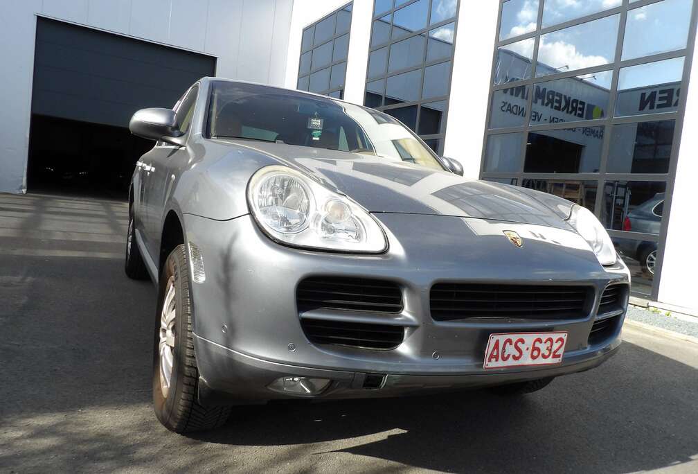 Porsche Cayenne 3.2i V6 24v - PRIJS HANDELAAR OF EXPORT!