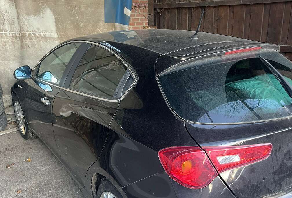 Alfa Romeo 1.6 JTDM 16V Unfallwagen