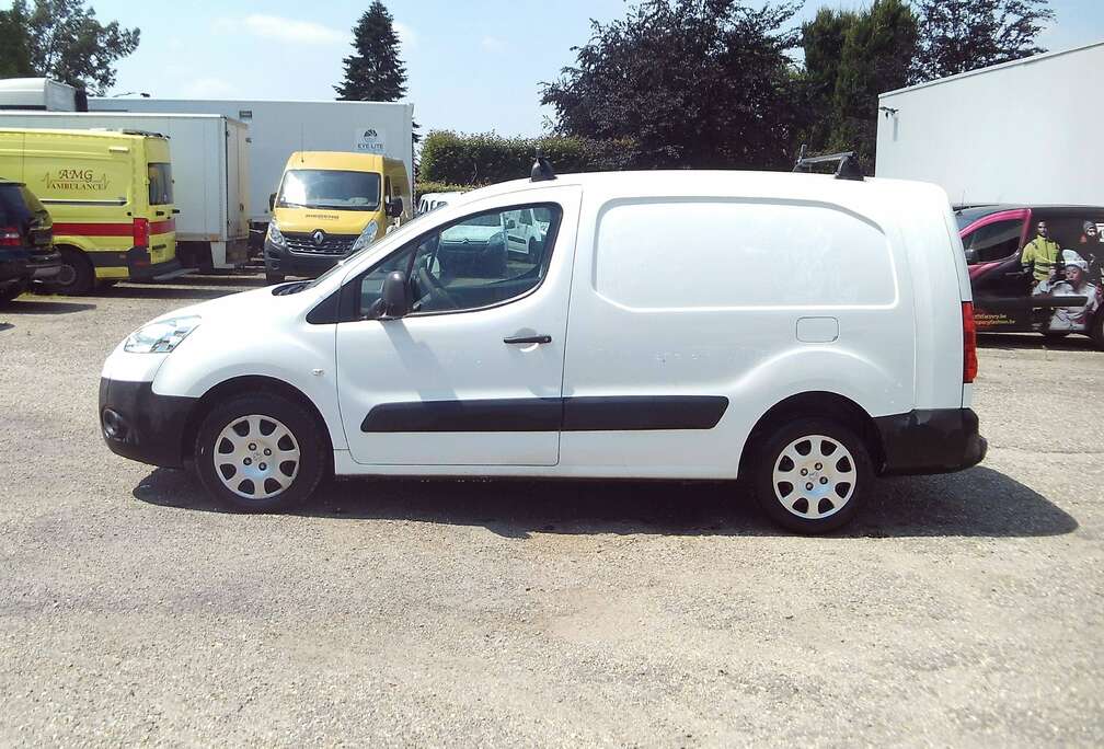 Peugeot 1.6 HDi L2H1 Pack CD Airco