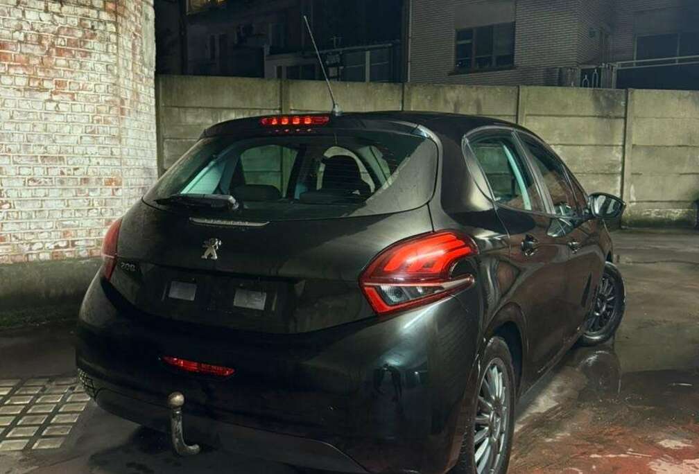 Peugeot 1.0 PureTech 68ch BVM5 Like