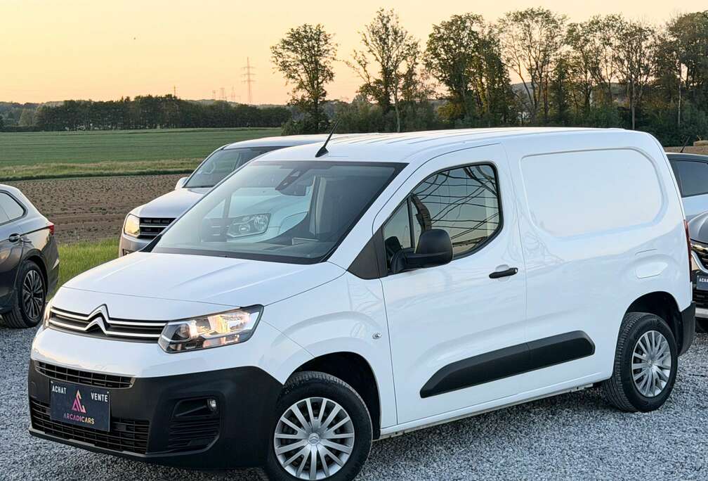 Citroen 3 PLACES - AIR CO - ESSENCE - 35000 KM  - GARANTIE