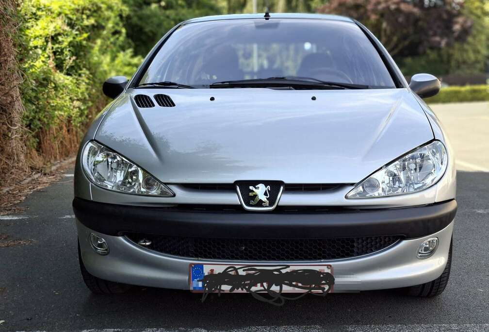 Peugeot 1.4i XT