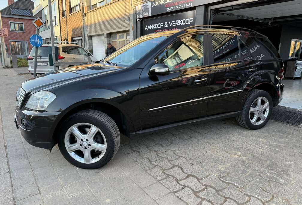 Mercedes-Benz CDI *Carnet Mercedes *Pneus Recent*Roule super*