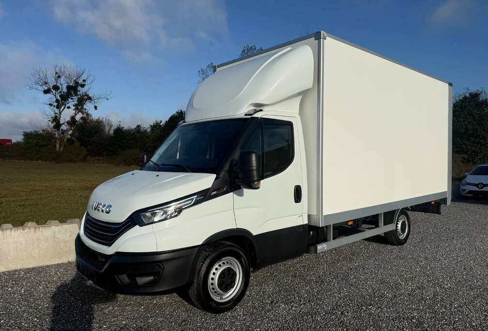 Iveco 3.0L 180CH **Boite AUTO Caisse + Lift 31.000eHTVA**