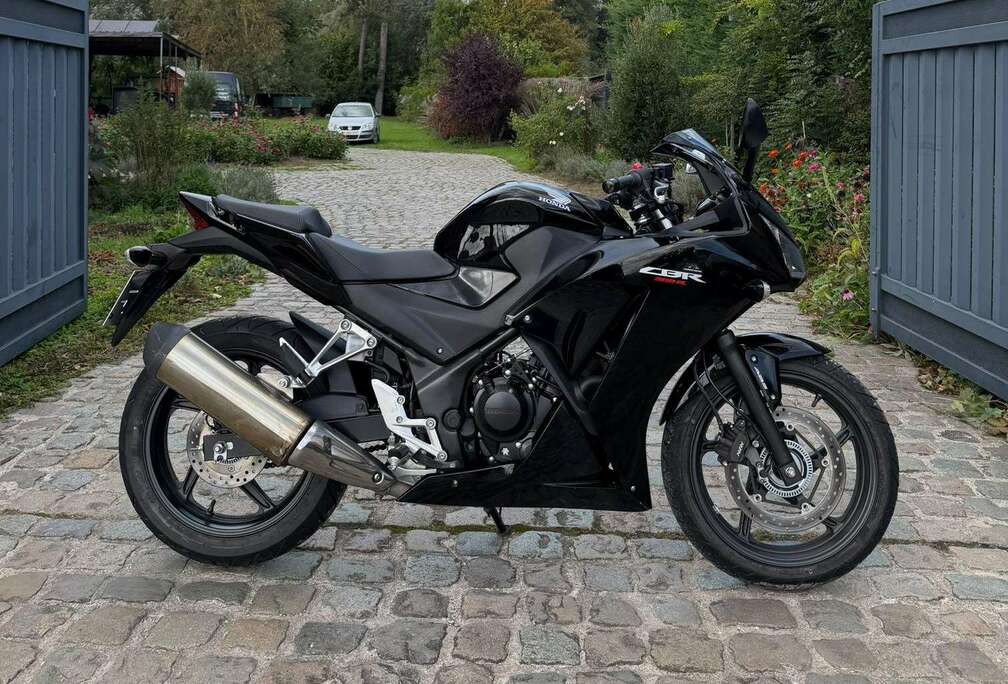 Honda ABS *A2 / 35KW* 5700KM @AelbrechtMotors
