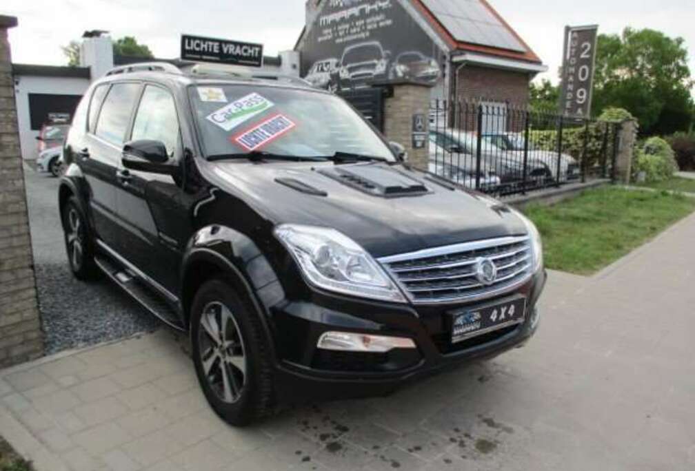 SsangYong Rexton W 2.2 e-XDi 4WD BLACK SPORTS LV2PL FULL