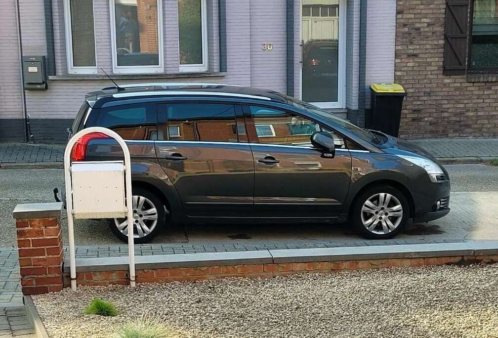 Peugeot 155 THP Automatik Platinum