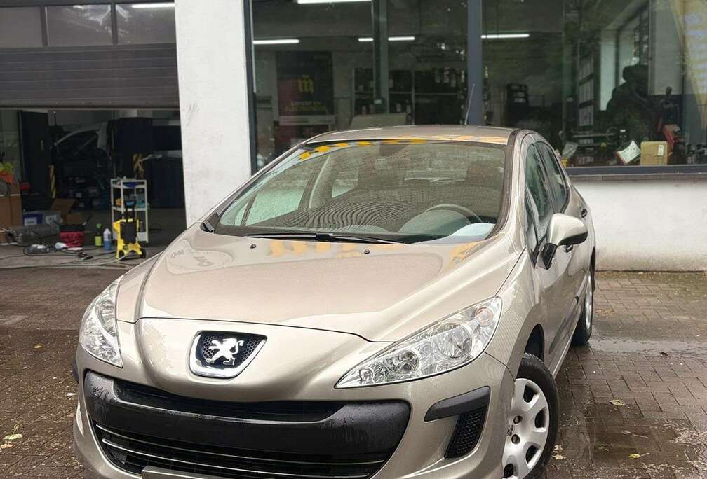 Peugeot 1.4 Essence - Tres Bon Etat - 12 Mois Garantie