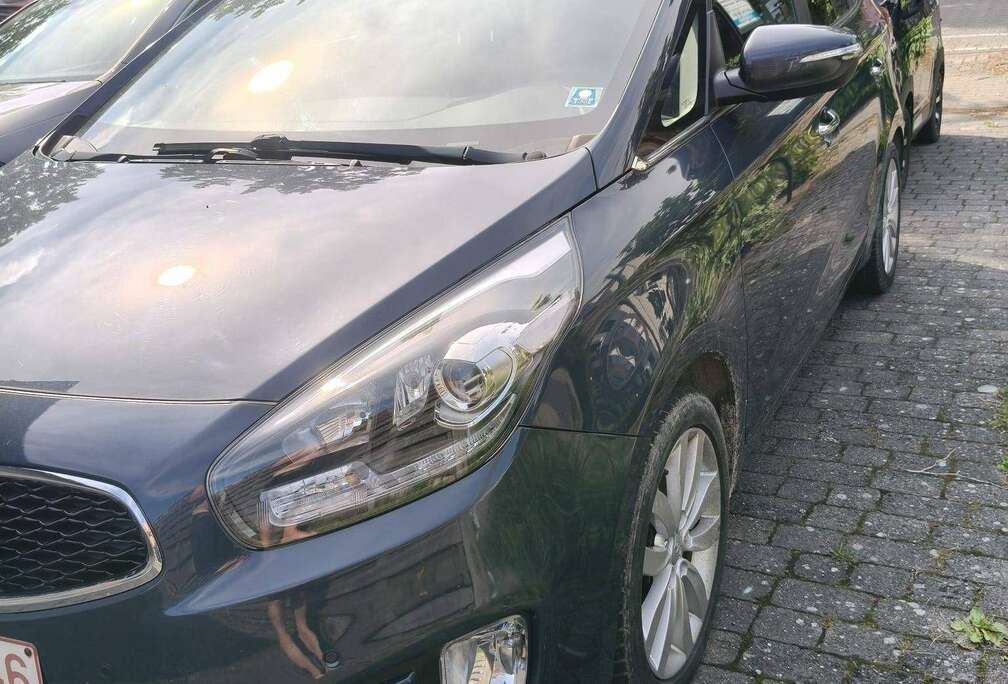 Kia Carens 1.6i World Edition ISG