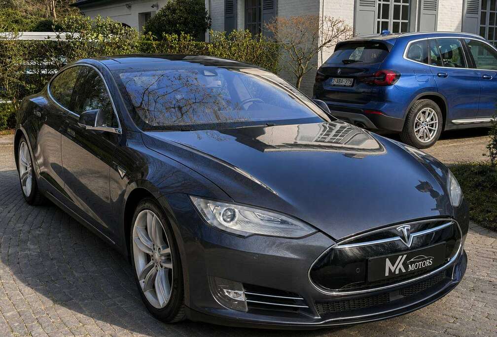 Tesla 85D Dual Motor  Autopilot  Pano  Air Suspension  Premium