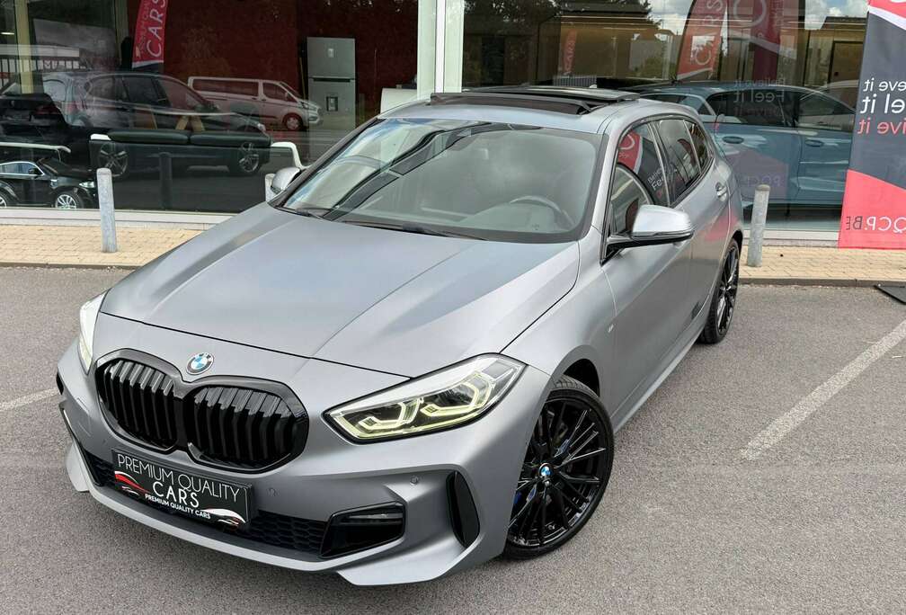 BMW M PACK / MAT GRIJS / PANO / SFEERVERLICHTING / CARPLAY / ZETELVERWARMING /