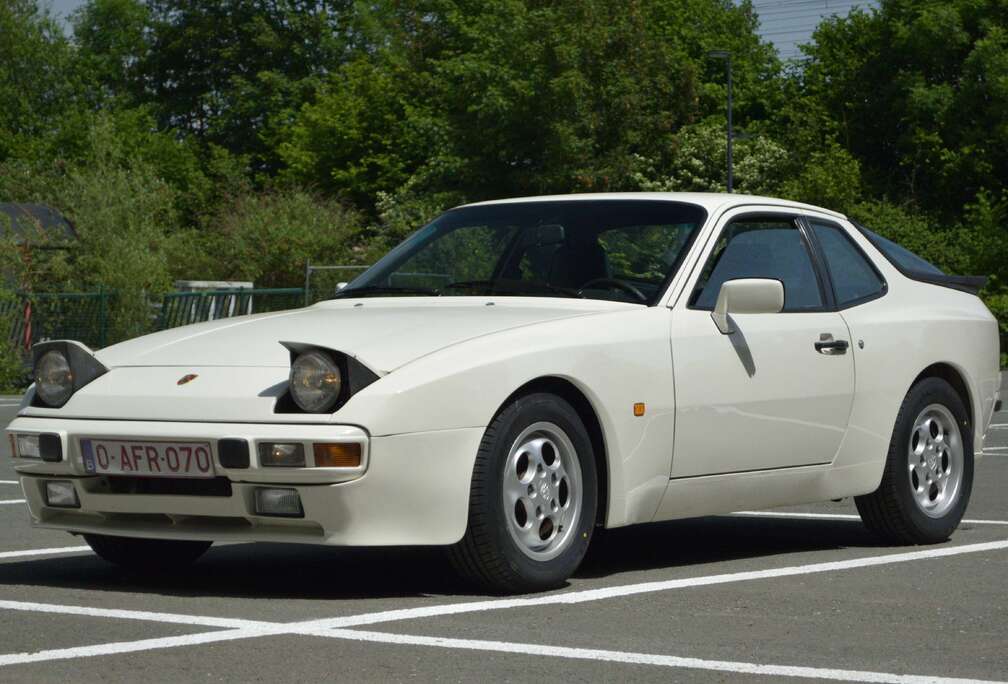Porsche 944 S