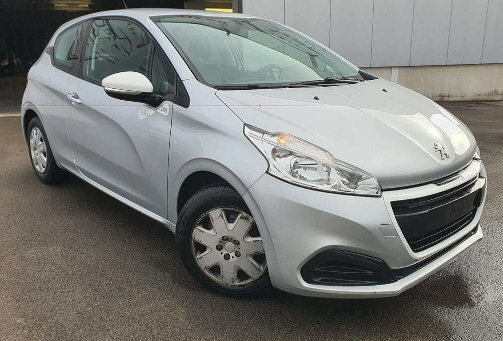 Peugeot 208 1.0i CLIM LIKEEURO690000 KMS