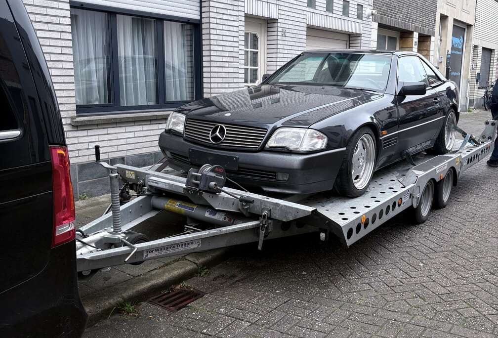 Mercedes-Benz SL-24