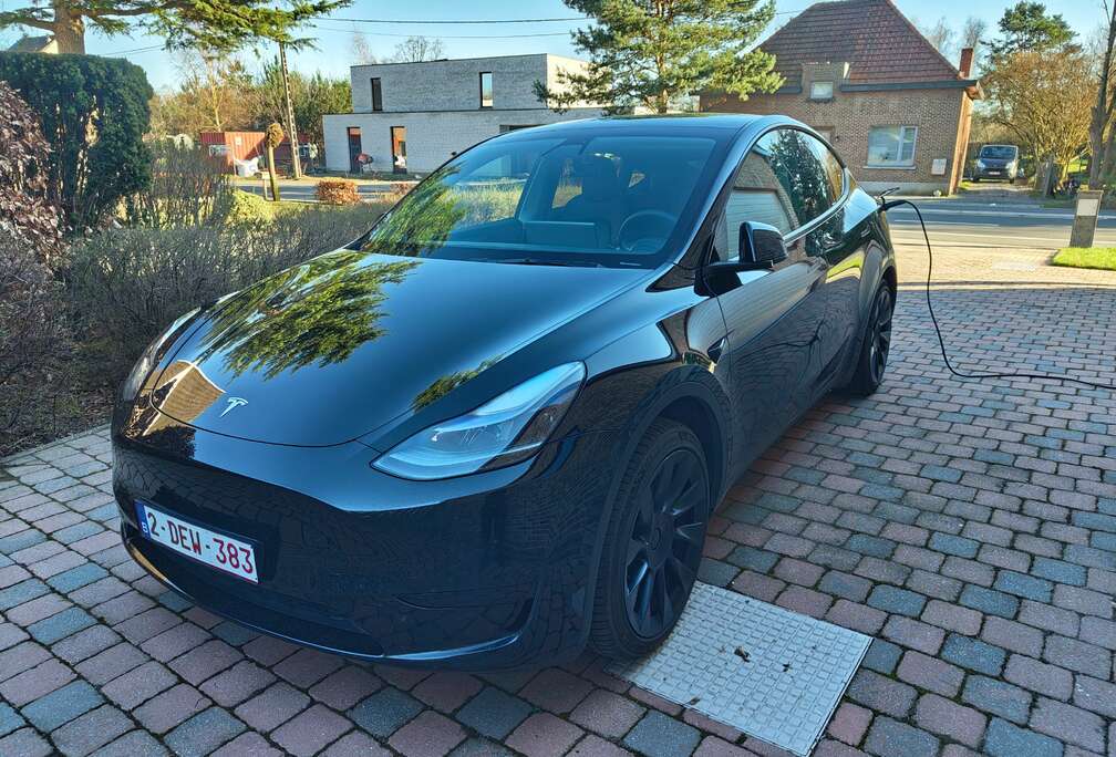 Tesla Model Y 72.5 kWh Standard Range