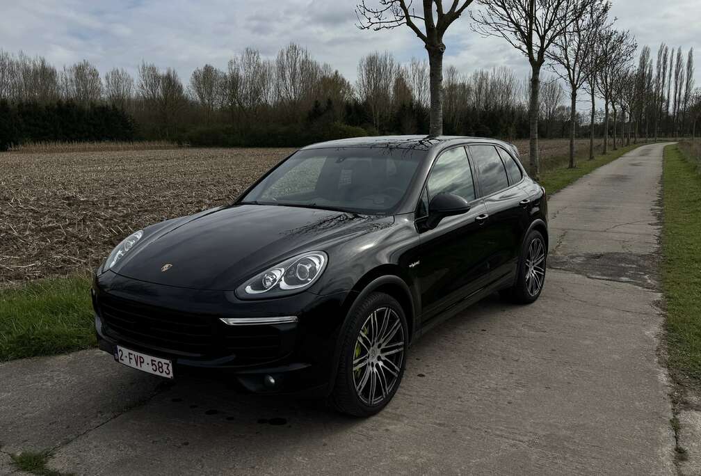 Porsche 3.0i V6 PHEV S Tiptronic (306 kW)