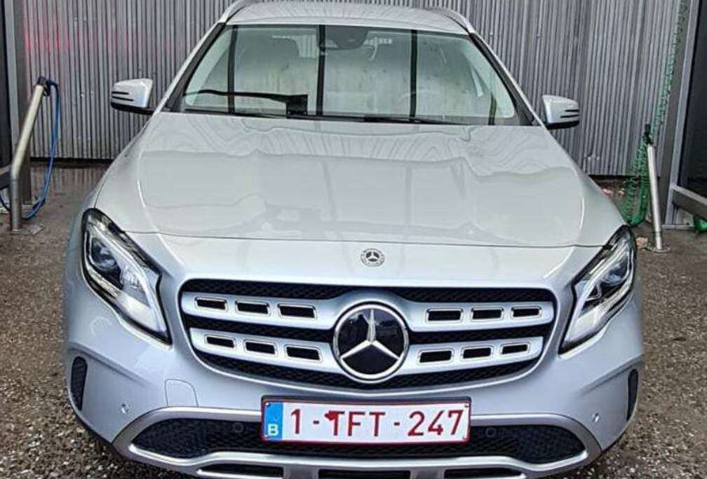 Mercedes-Benz GLA 180 7G-DCT Peak Edition