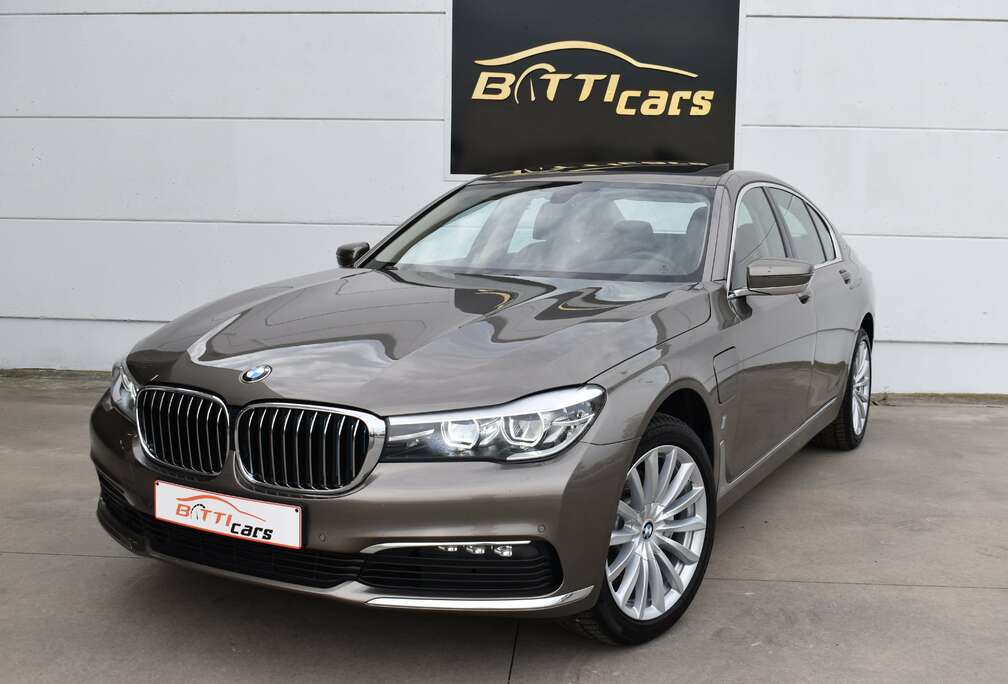 BMW PHEV* Luxury-line* Zetelverw.* Panodak* Camera