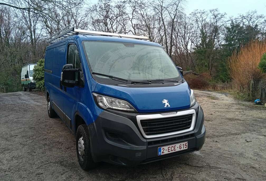 Peugeot HDi 335 L2H1 Service Edition