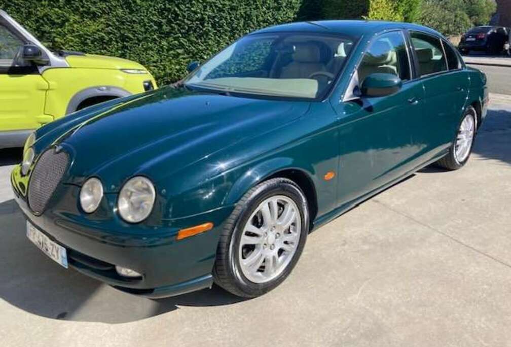 Jaguar 4.2i V8 32v Executive