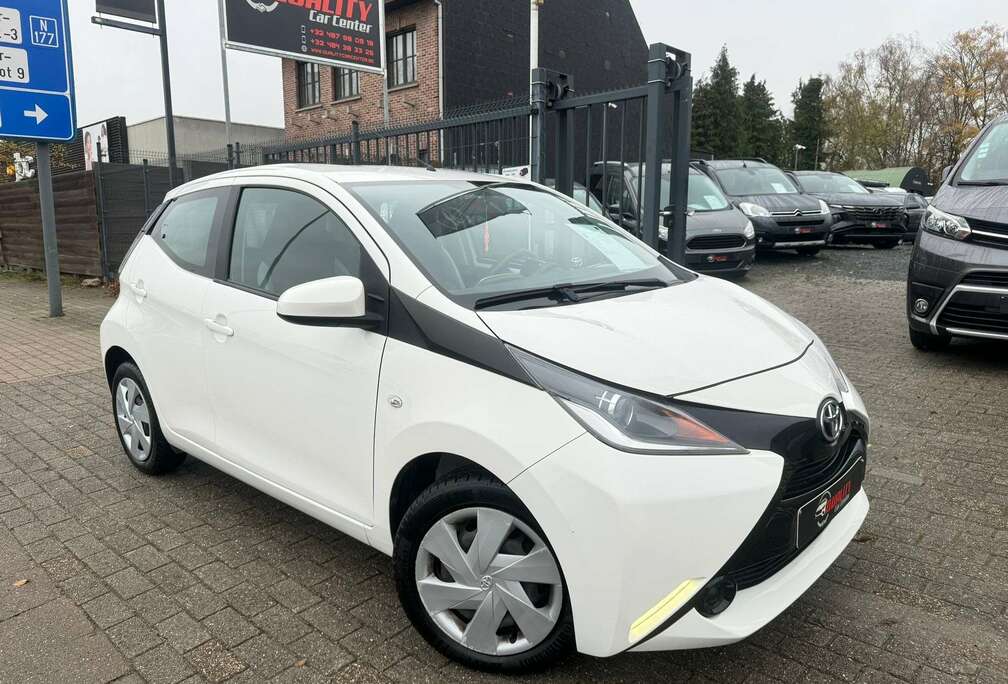Toyota 1.0 VVT i x PLAY  69000 km garantie   euro 6b