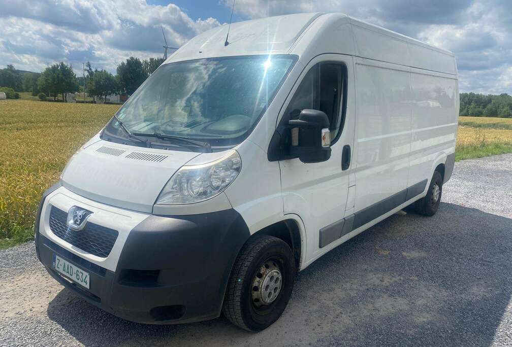 Peugeot CC 333 L2 2.2 HDi 110 FAP CONFORT SR