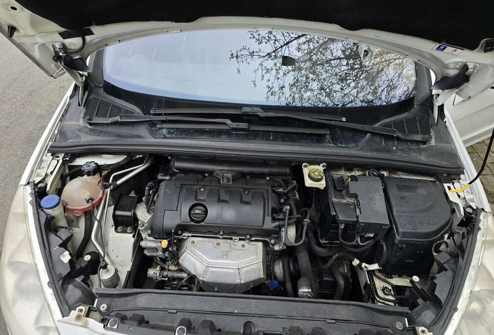 Peugeot SW 1.6i Premium