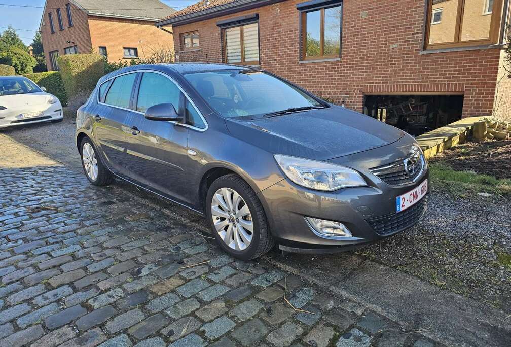 Opel 1.6i Cosmo