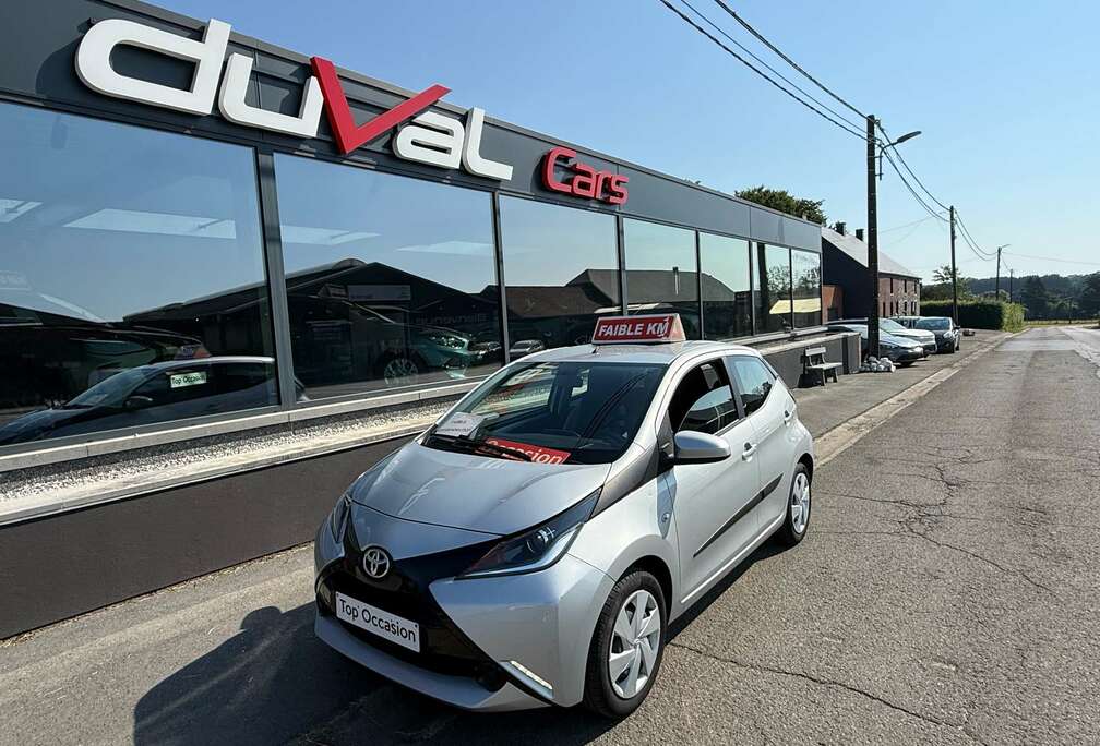 Toyota 25000KMDISPO IMMÉDIATEMENTPRET A IMM