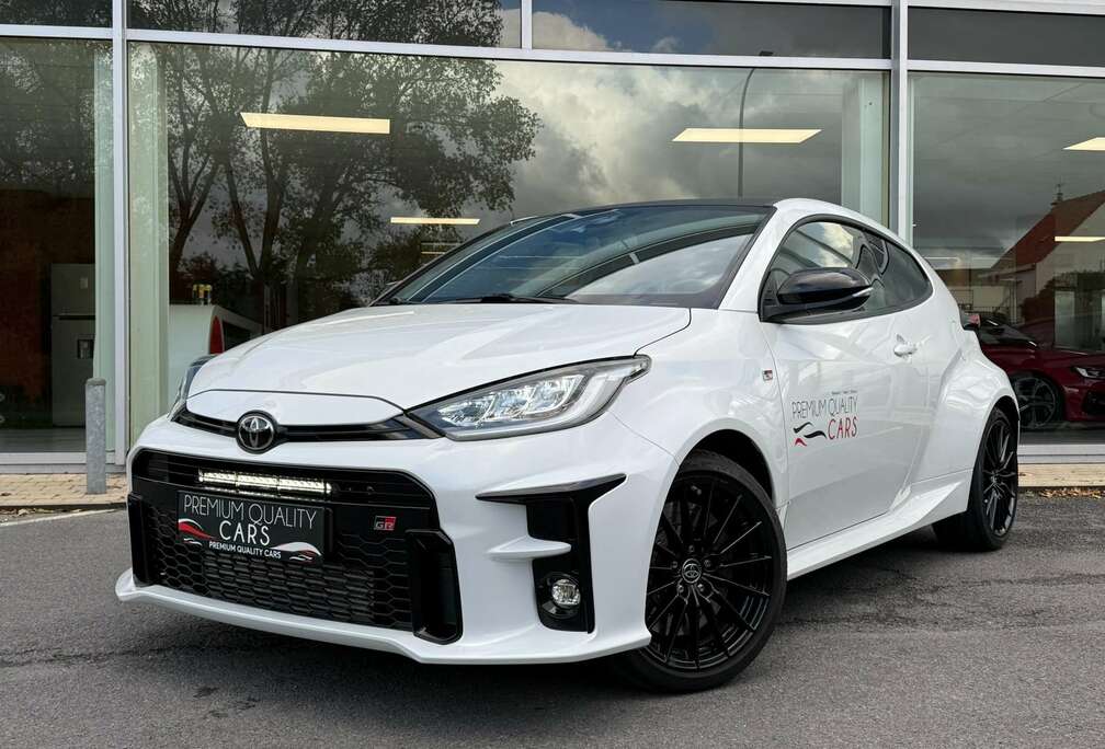 Toyota GR 4x4 / CARPLAY / PERFORMANCE / CARPLAY / CAMERA/