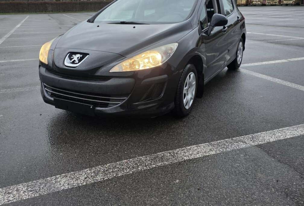 Peugeot 1.4i Confort Pack