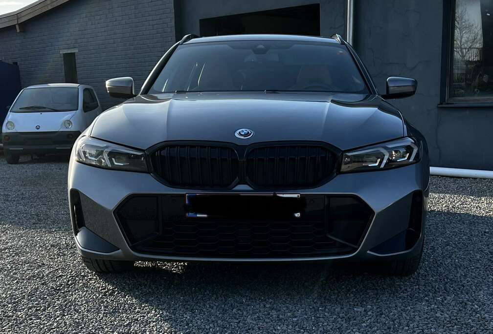 BMW Touring 330e